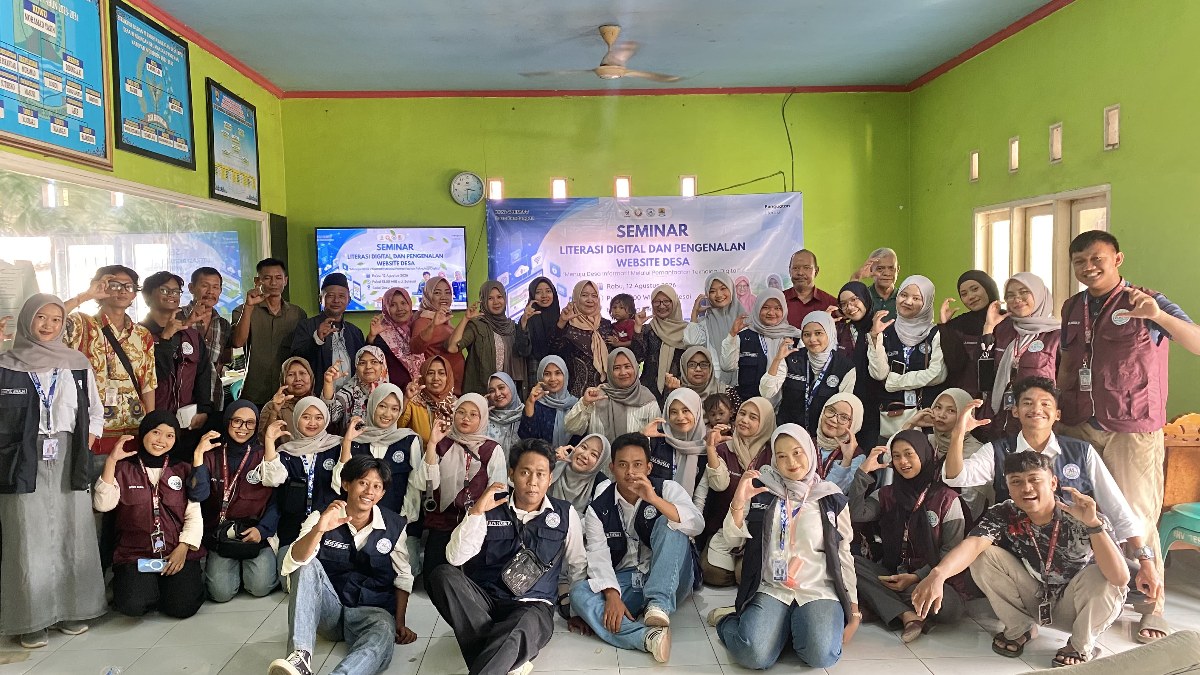 KKN Kelompok 74 Gelar Seminar Literasi Digital dan Pengenalan Website Desa Bendungan, Dihadiri Pemdes dan Warga